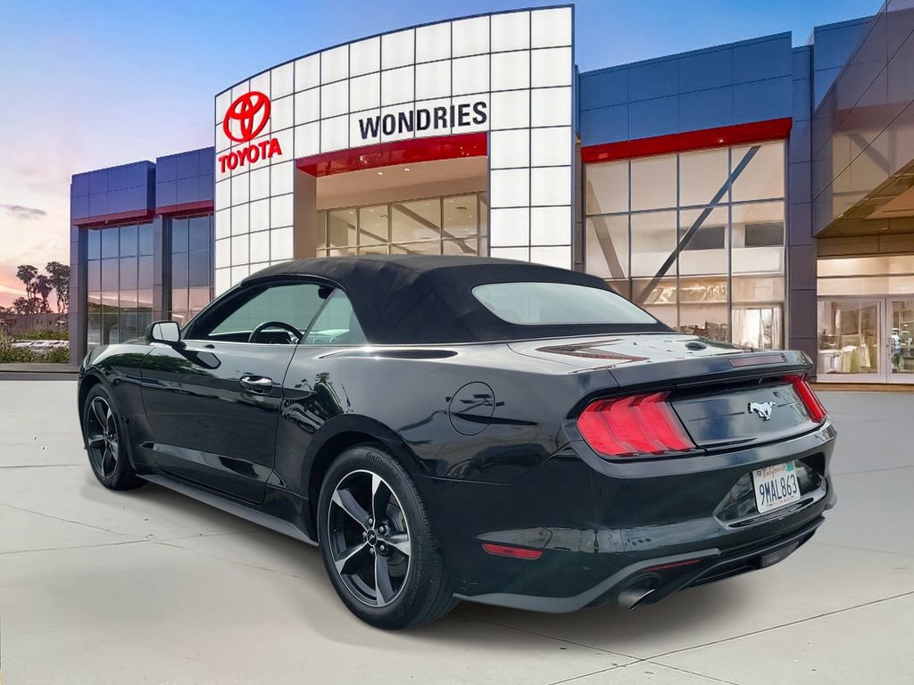 Used 2022 Ford Mustang Convertible image 3