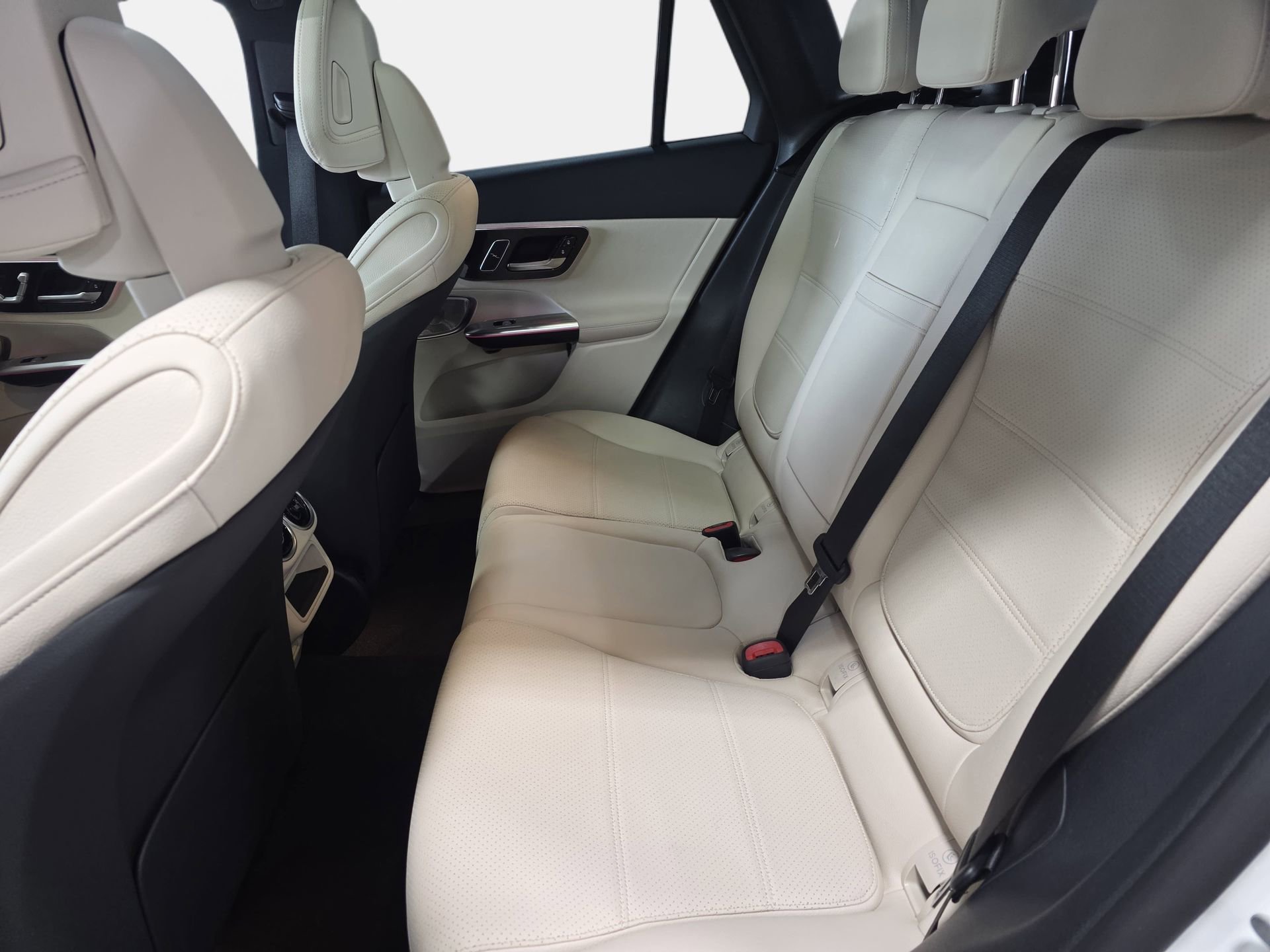 Certified 2025 Mercedes-Benz GLC 300 image 14