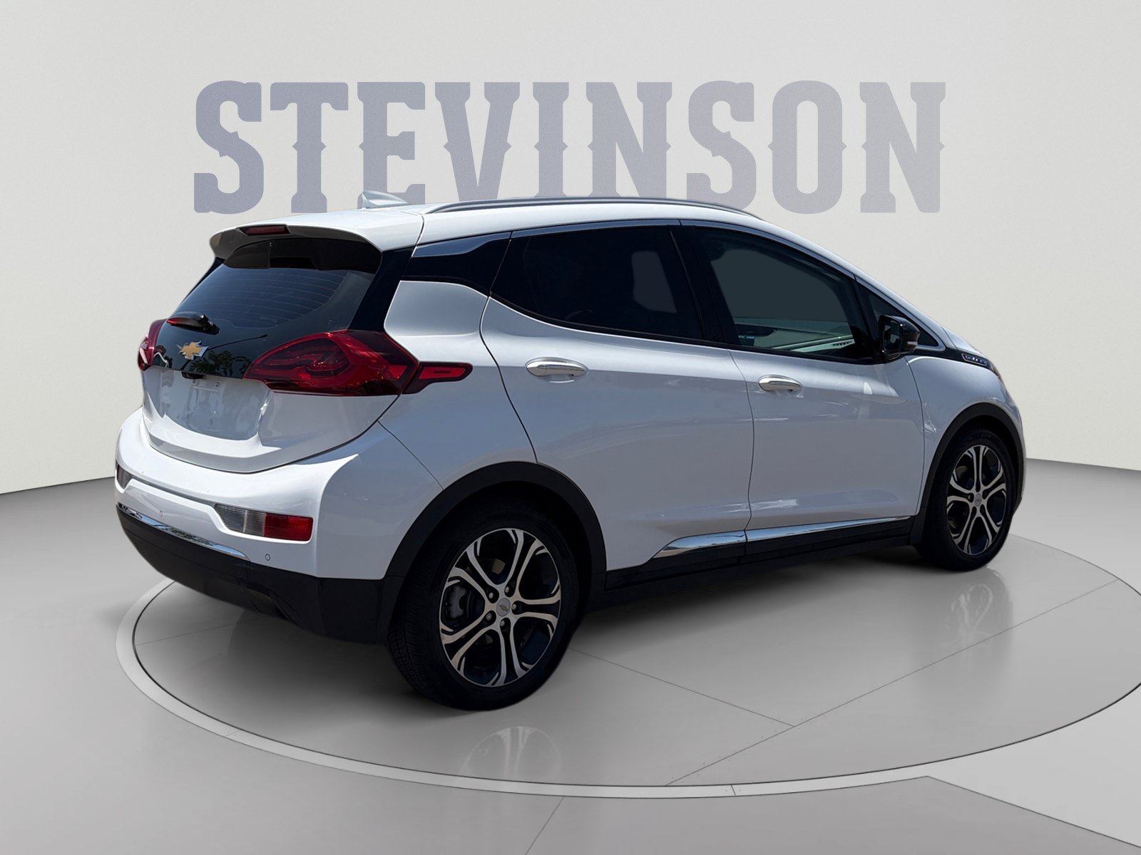 Used 2018 Chevrolet Bolt Premier w/ Infotainment Package FWD image 5