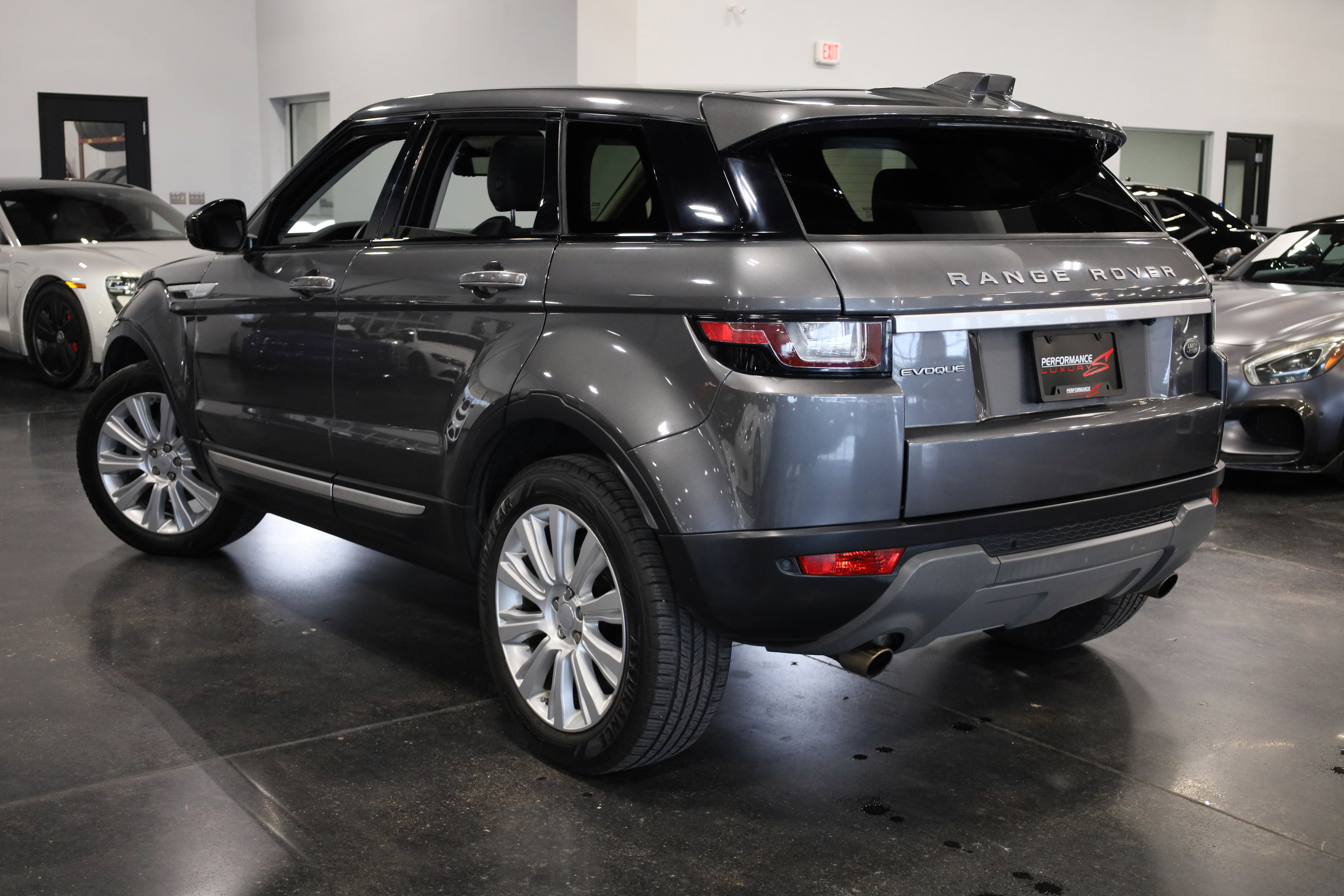 Used 2016 Land Rover Range Rover Evoque HSE image 4