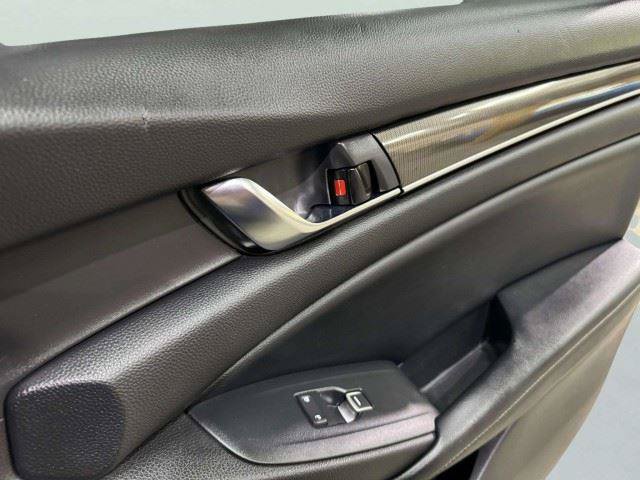 Used 2018 Honda Accord Sport image 45