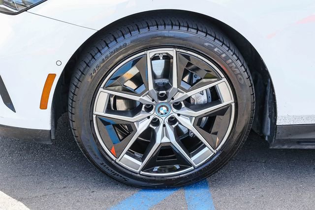 Used 2024 BMW i5 eDrive40i RWD image 9