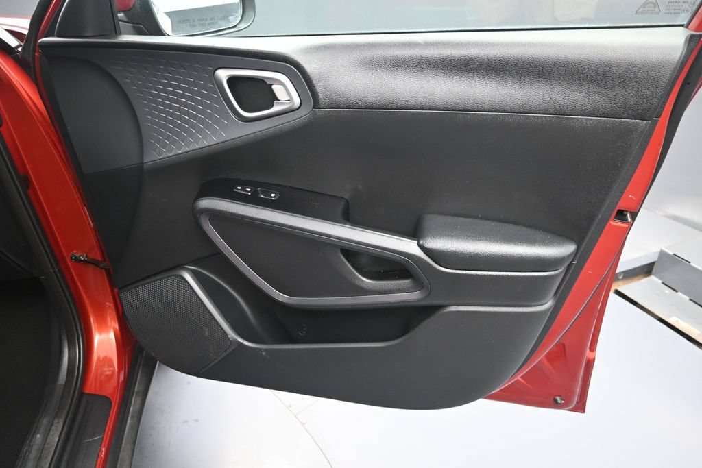 Certified 2021 Kia Soul S FWD image 32