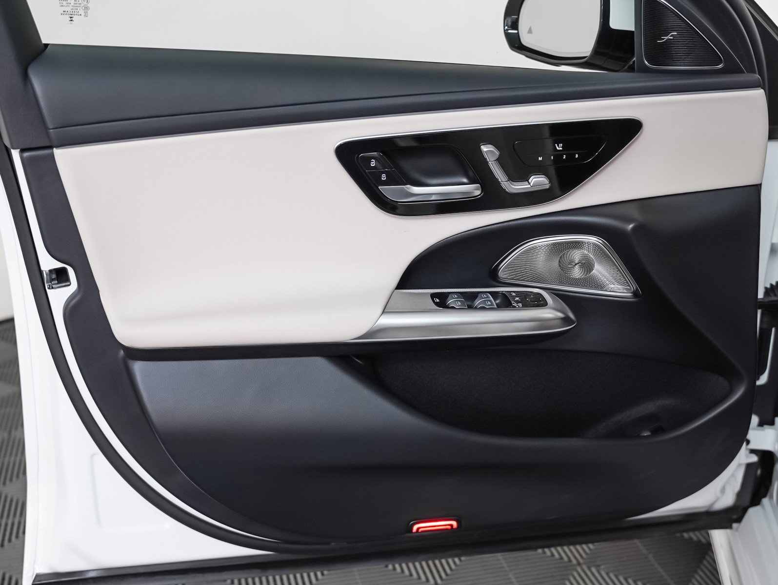 Certified 2024 Mercedes-Benz E 350 4MATIC Sedan image 22