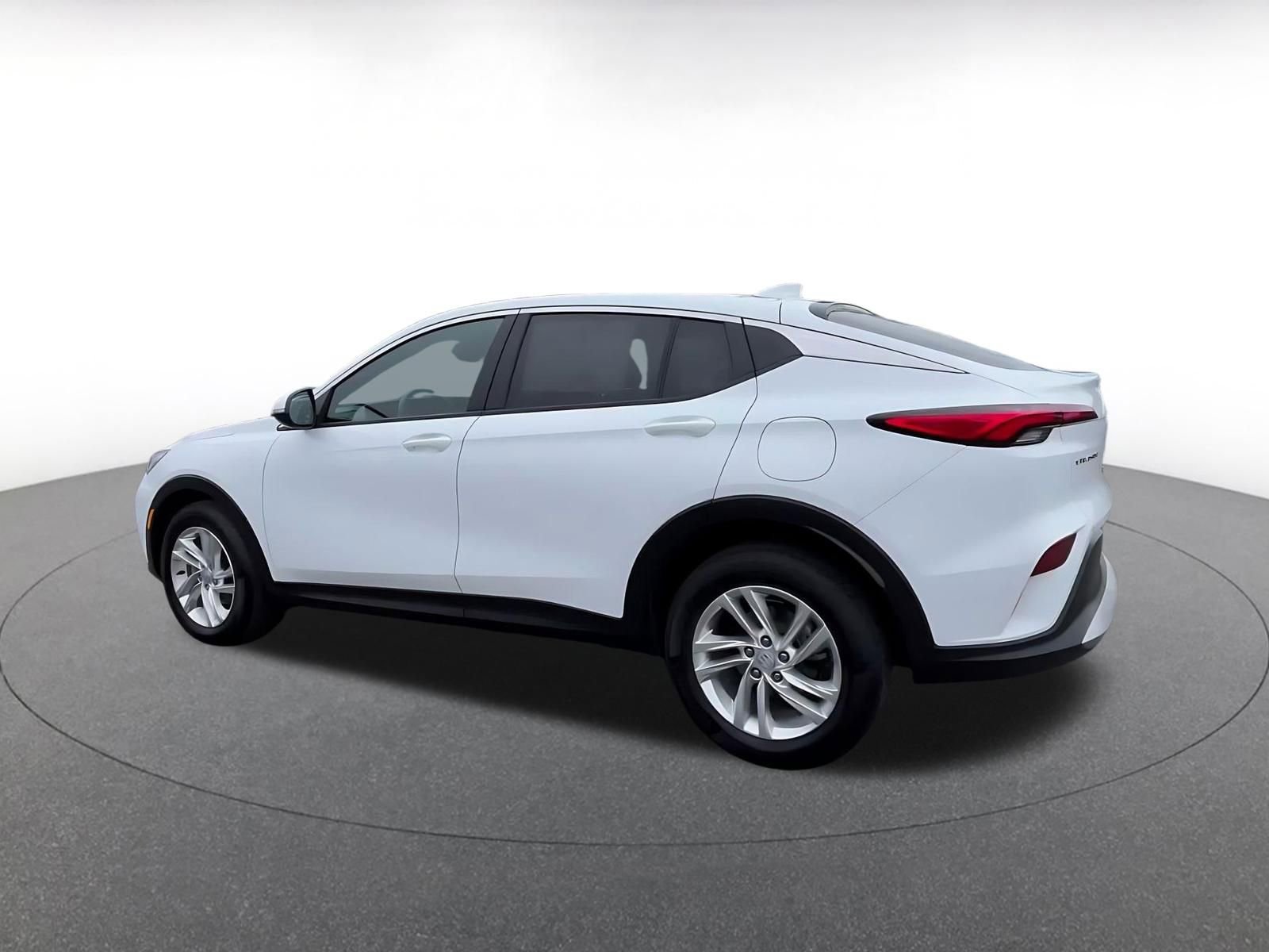 Used 2025 Buick Envista Preferred image 10