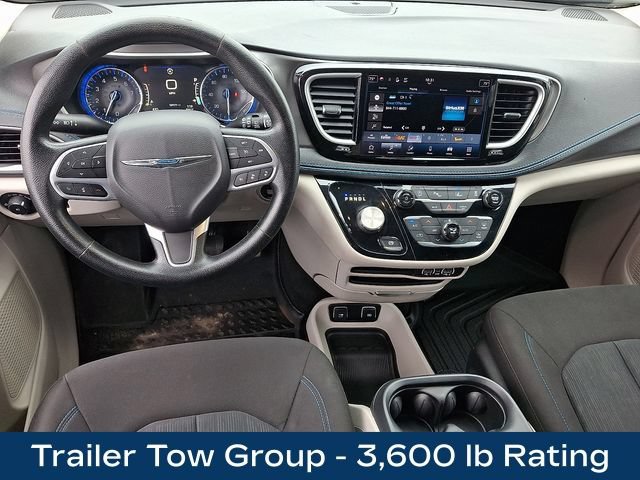 Used 2021 Chrysler Pacifica Touring AWD/4WD image 3