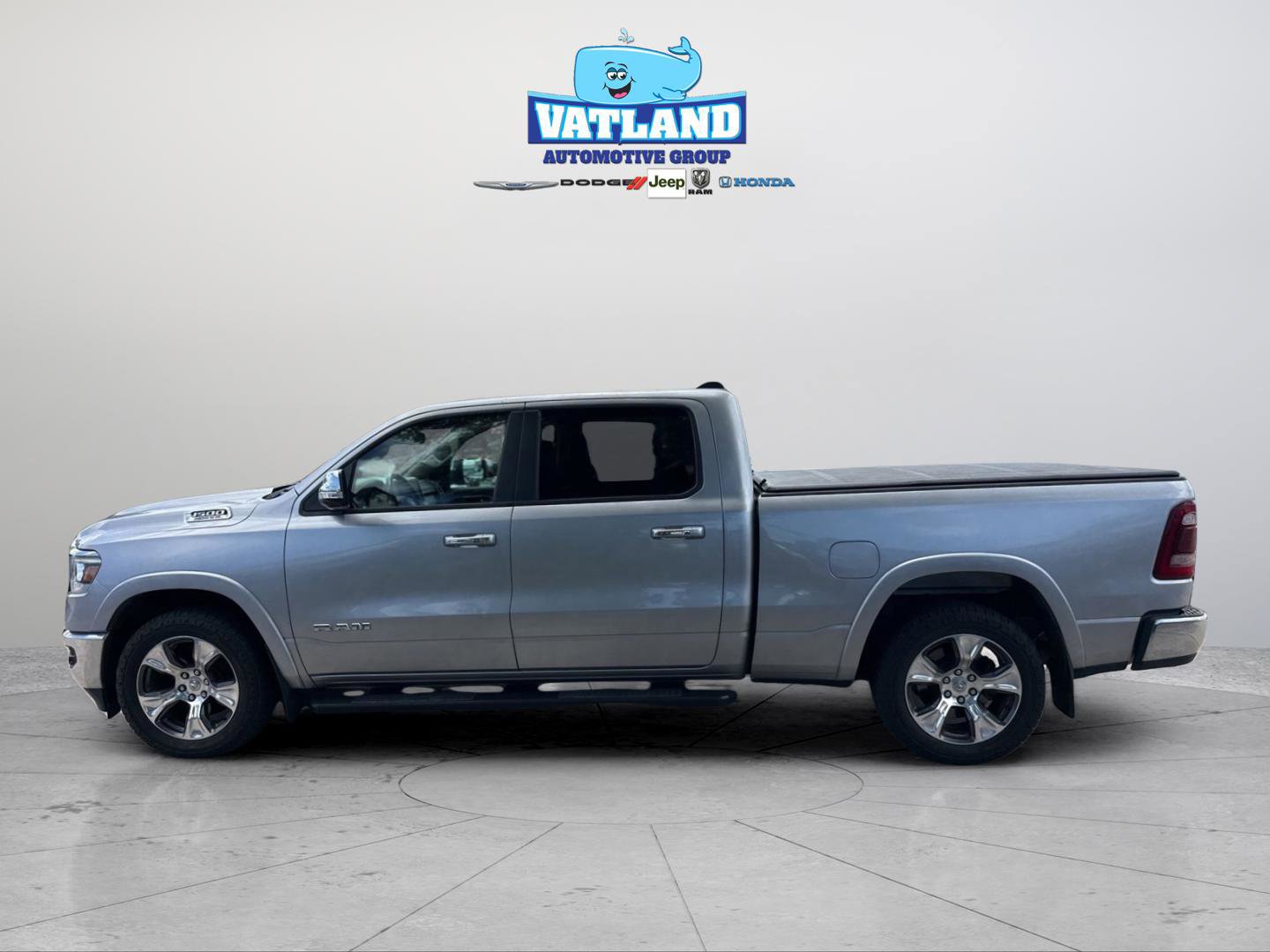 Used 2019 RAM 1500 Laramie AWD/4WD image 4