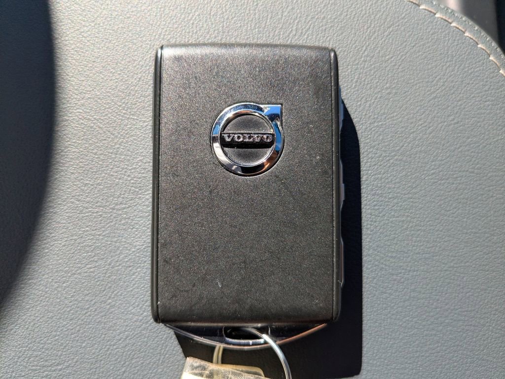 Used 2024 Volvo XC90 B6 Ultimate w/ Protection Package Premier image 31