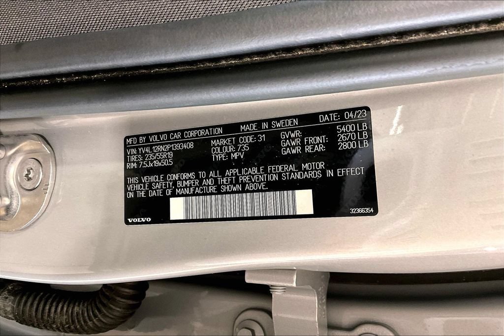 Certified 2023 Volvo XC60 B5 Plus AWD/4WD image 19