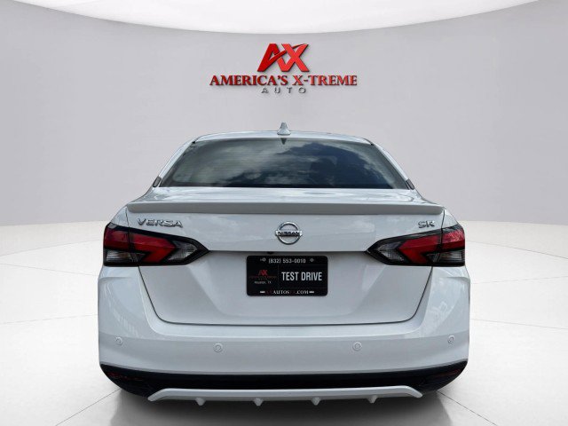 Used 2021 Nissan Versa SR image 4