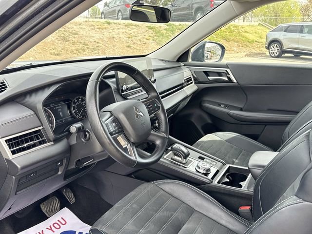 Used 2024 Mitsubishi Outlander SE Black Edition image 11