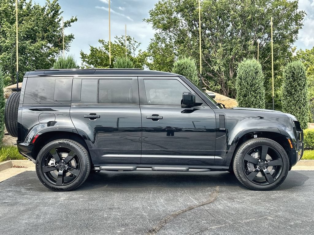 New 2026 Land Rover Defender 110 X-Dynamic SE AWD/4WD image 6