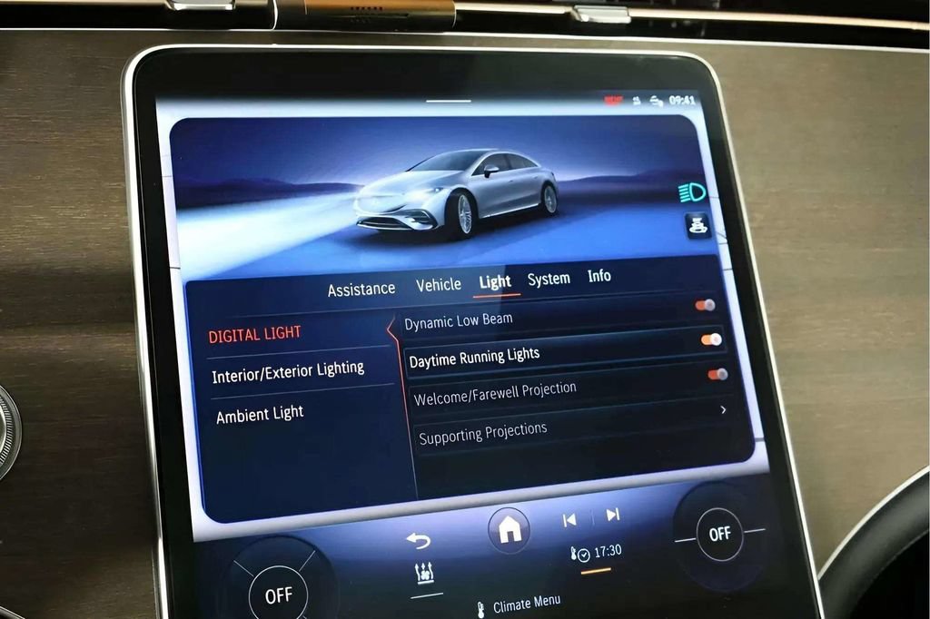 Used 2022 Mercedes-Benz EQS 450+ Sedan image 31