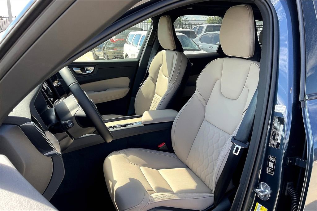 New 2026 Volvo XC60 B5 Plus w/ Protection Package Premier image 23