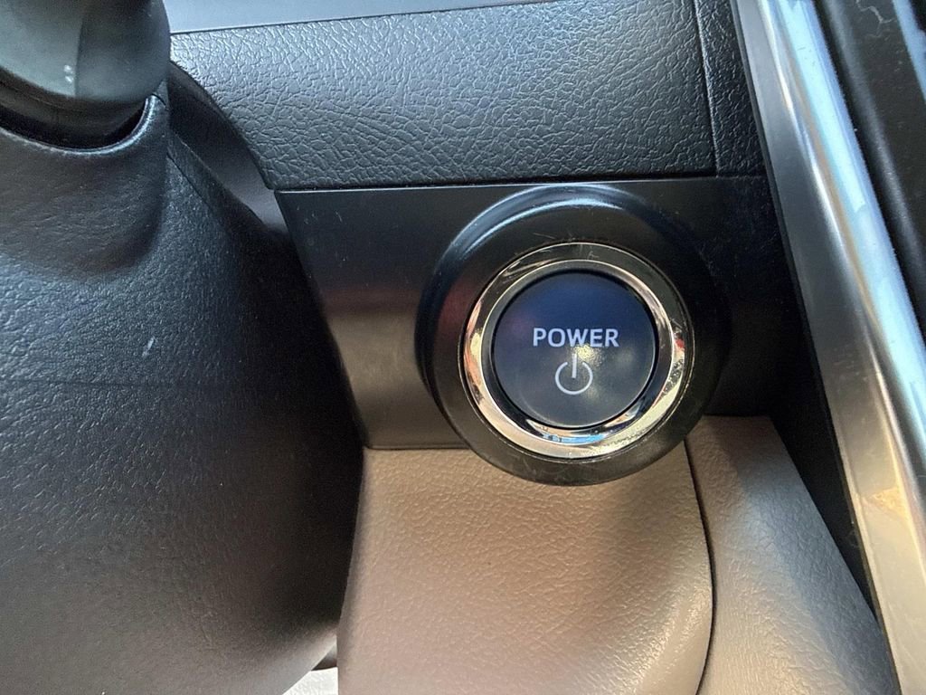Used 2016 Toyota Camry LE FWD image 37