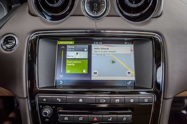 Used 2016 Jaguar XJ R-Sport RWD image 35