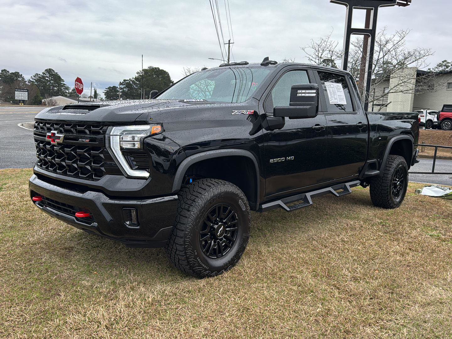 Used 2024 Chevrolet Silverado 2500 ZR2 w/ Technology Package image 2