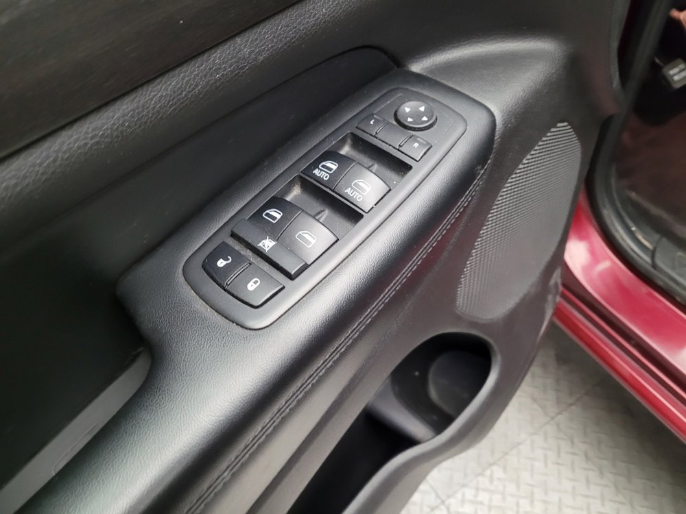 Used 2018 Jeep Grand Cherokee Altitude image 27