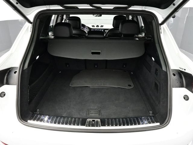 Certified 2021 Porsche Cayenne Turbo AWD/4WD image 16