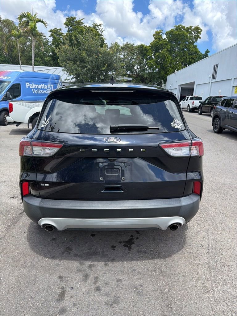 Used 2021 Ford Escape SE w/ Convenience Package FWD image 4
