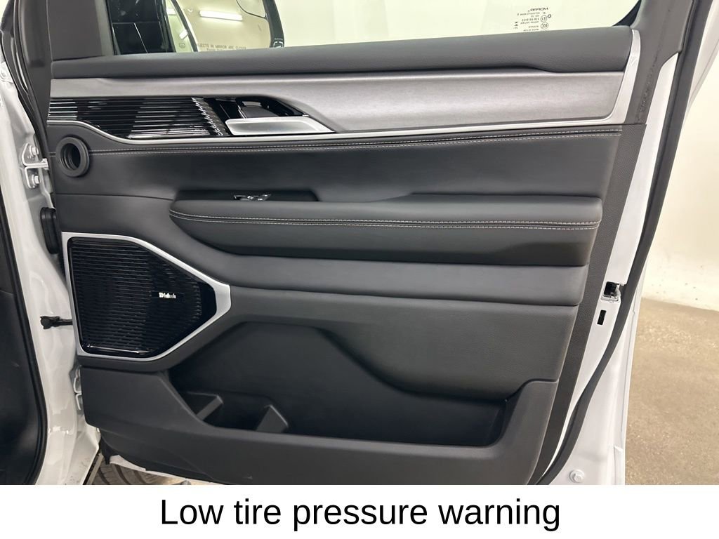 New 2026 Jeep Grand Wagoneer Limited image 17