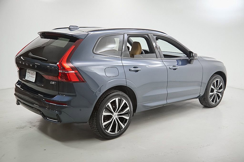 Certified 2025 Volvo XC60 B5 Ultra image 7