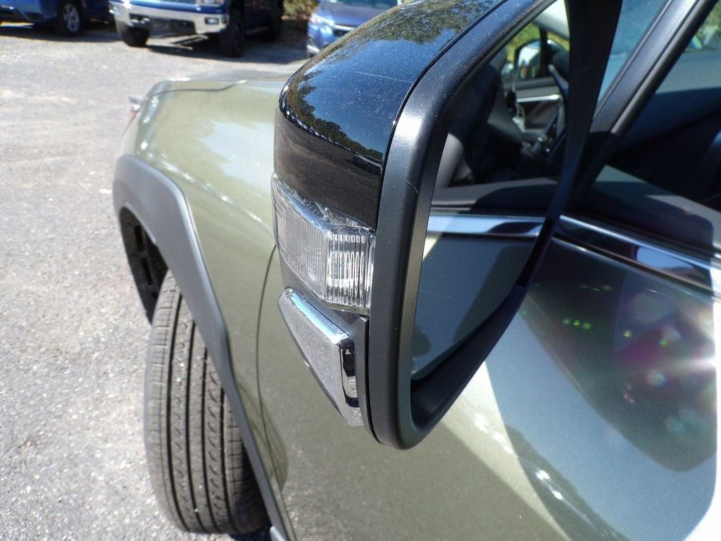 Certified 2025 Subaru Outback Limited AWD/4WD image 3