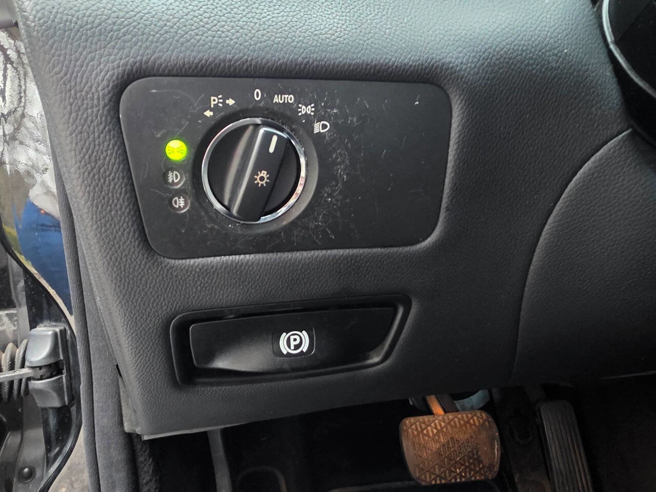 Used 2006 Mercedes-Benz CLS 500 w/ AMG Sport Pkg image 15