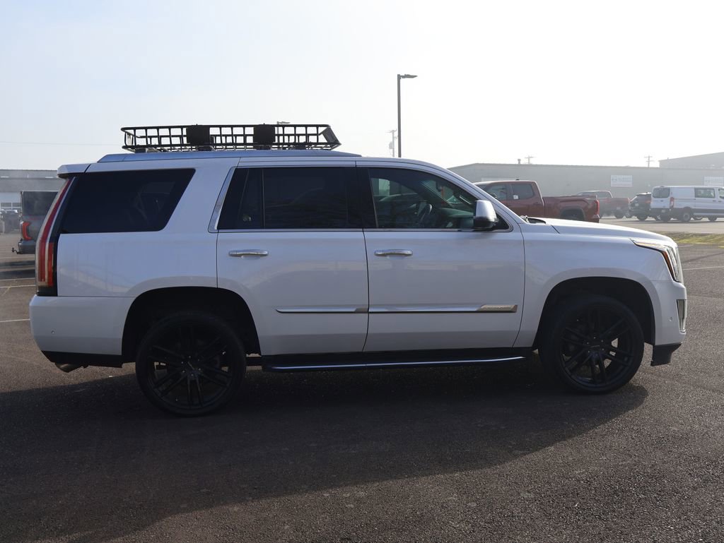 Used 2019 Cadillac Escalade 4WD w/ LPO, Radiant Package image 7