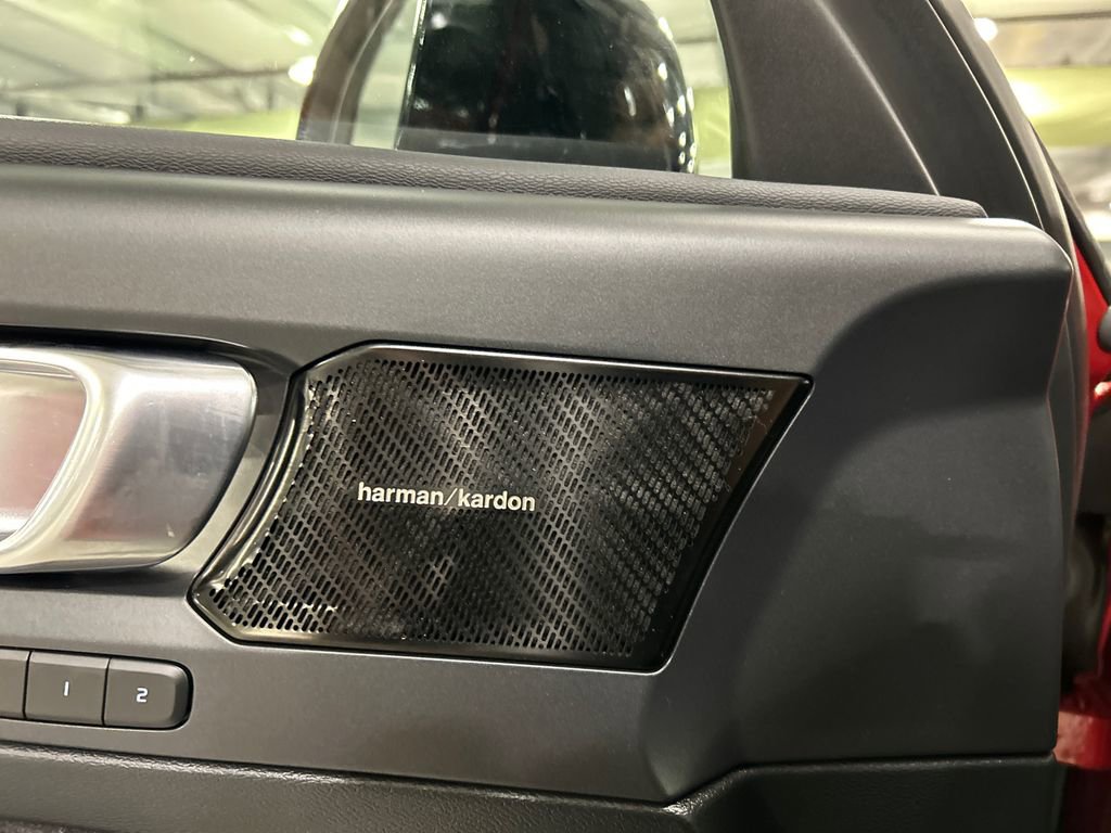 Used 2019 Volvo XC40 T5 R-Design AWD/4WD image 22