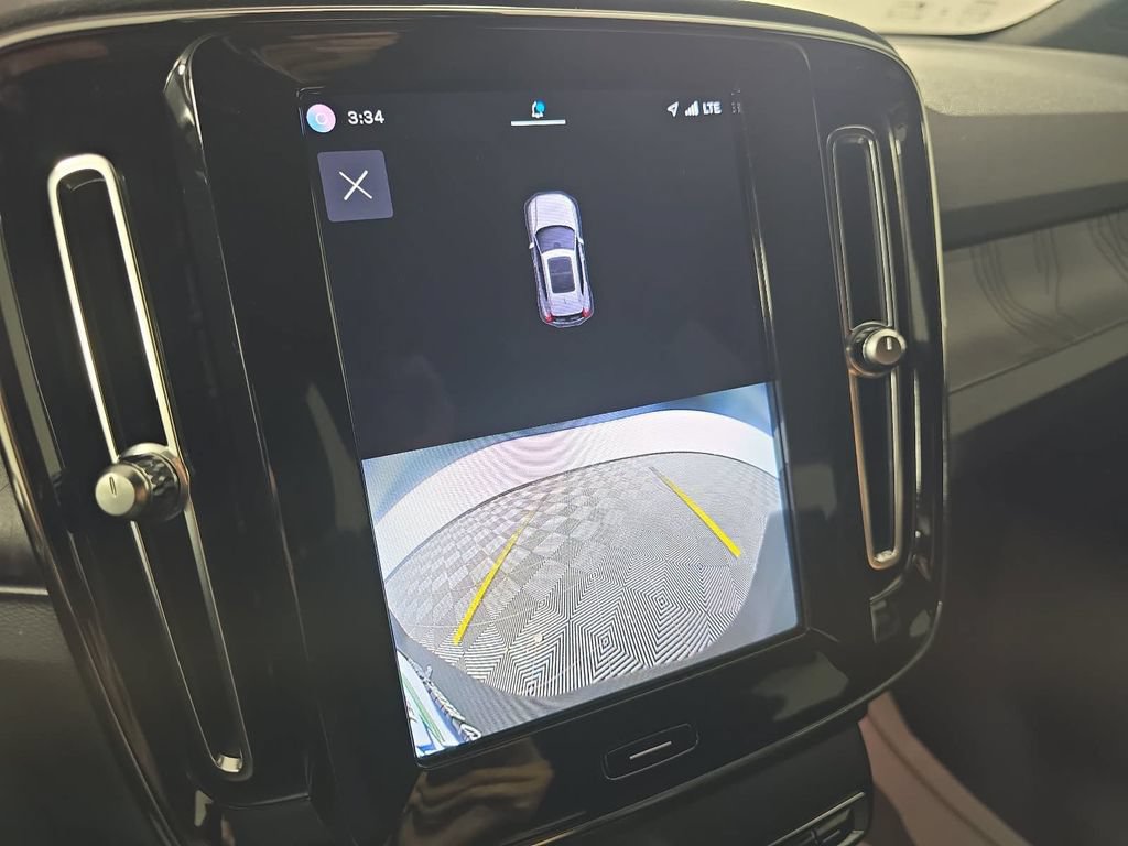 Used 2023 Volvo XC40 Recharge Plus w/ Protection Package Premier AWD/4WD image 19