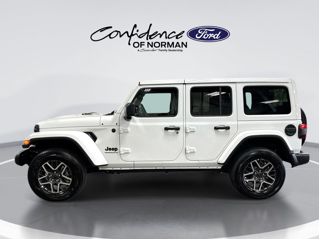 Used 2026 Jeep Wrangler Unlimited Sahara AWD/4WD image 5