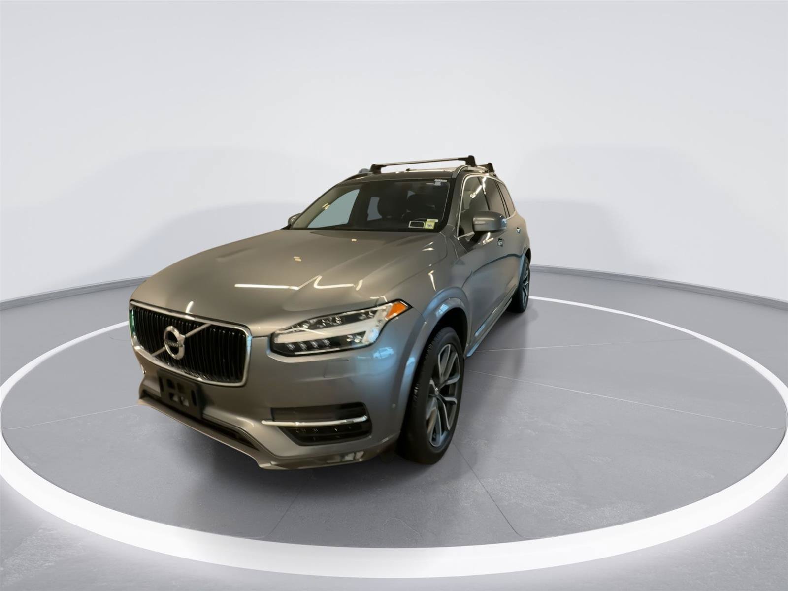 Used 2016 Volvo XC90 T6 Momentum w/ Momentum Plus Package AWD/4WD image 3