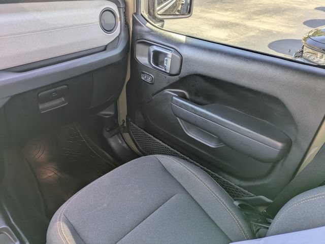 Certified 2025 Jeep Gladiator Sport AWD/4WD image 11