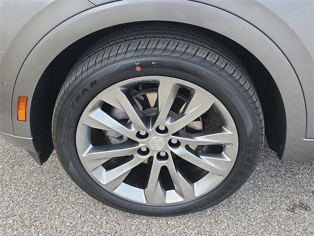 Certified 2021 Buick Envision Avenir w/ Technology Package II image 7