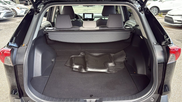 Used 2025 Toyota RAV4 XLE w/ Convenience Package AWD/4WD image 9