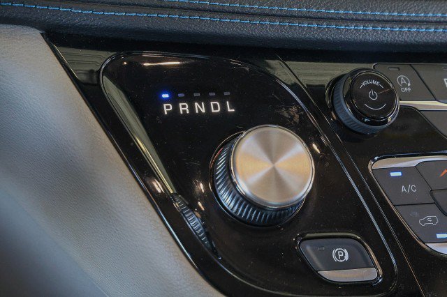Used 2021 Chrysler Pacifica Touring-L FWD image 17