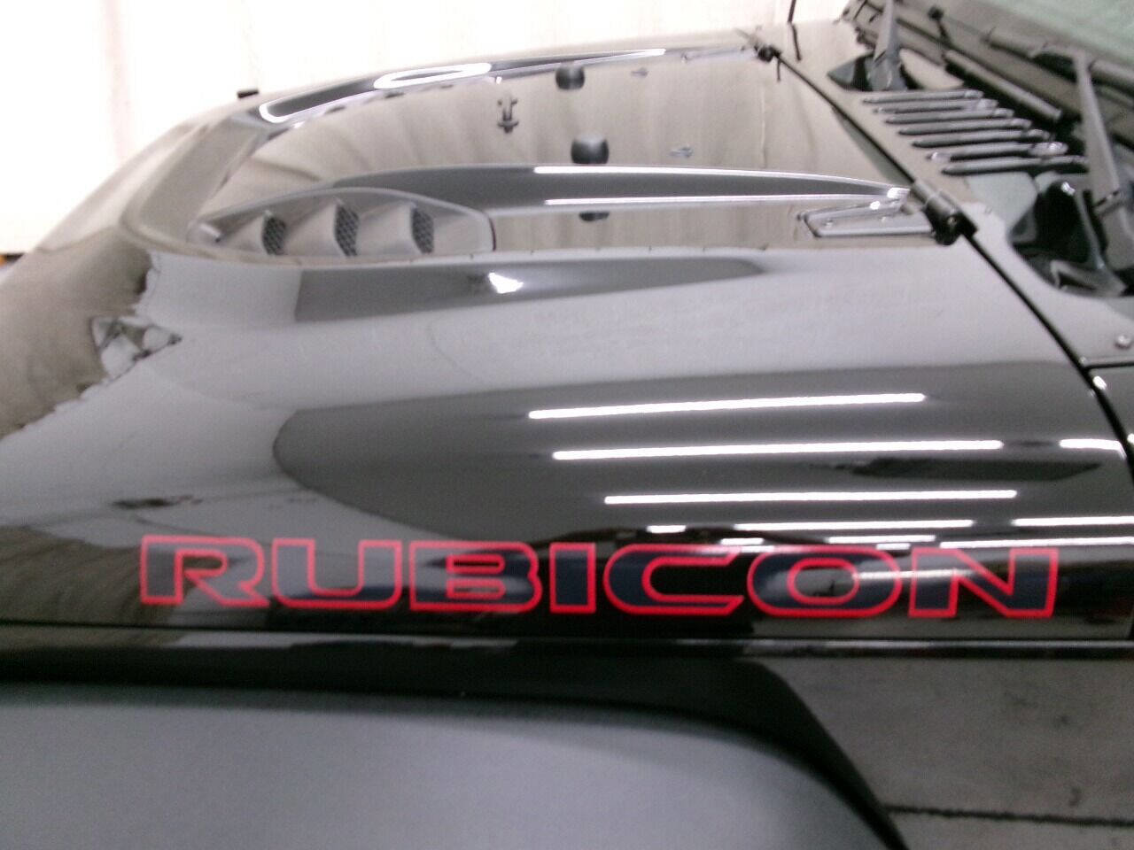 Used 2016 Jeep Wrangler Unlimited Rubicon image 3