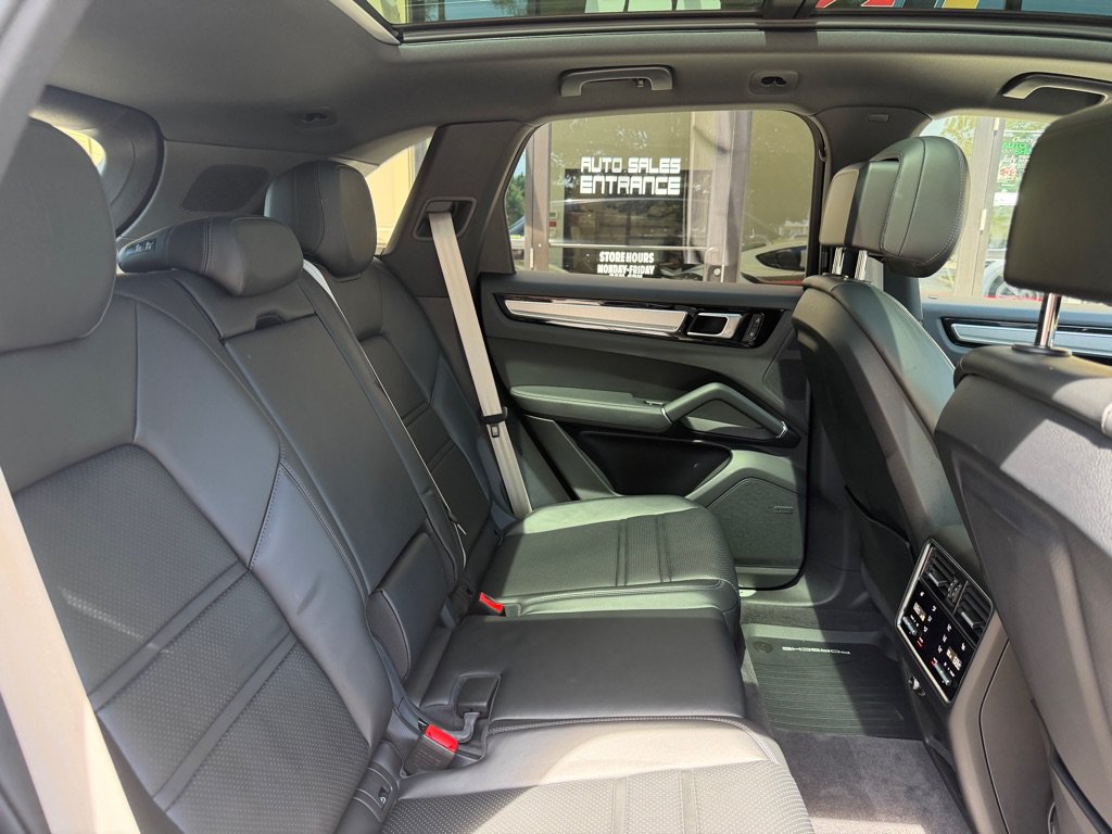 Used 2023 Porsche Cayenne Platinum Edition AWD/4WD image 80