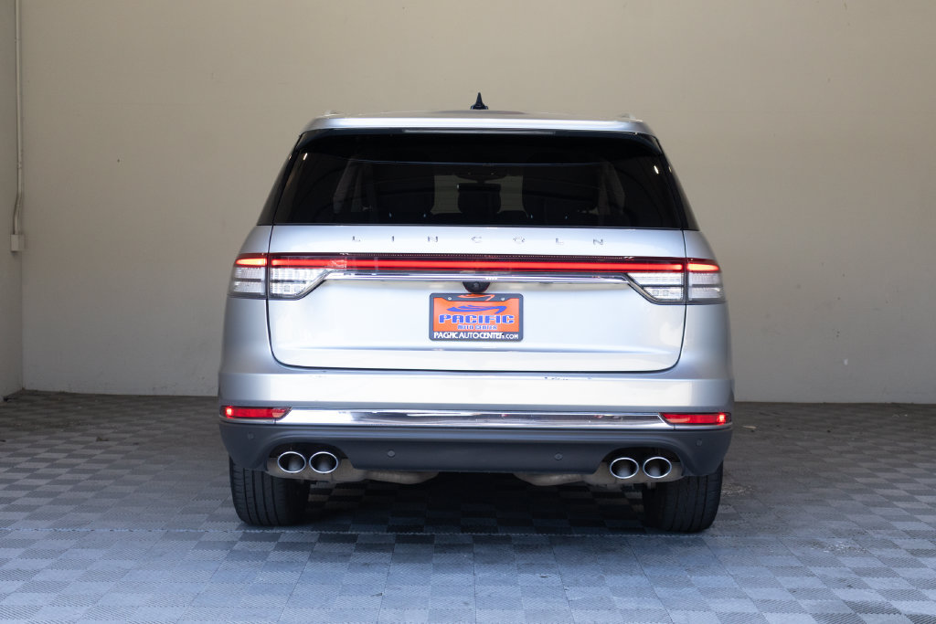 Used 2023 Lincoln Aviator AWD image 12