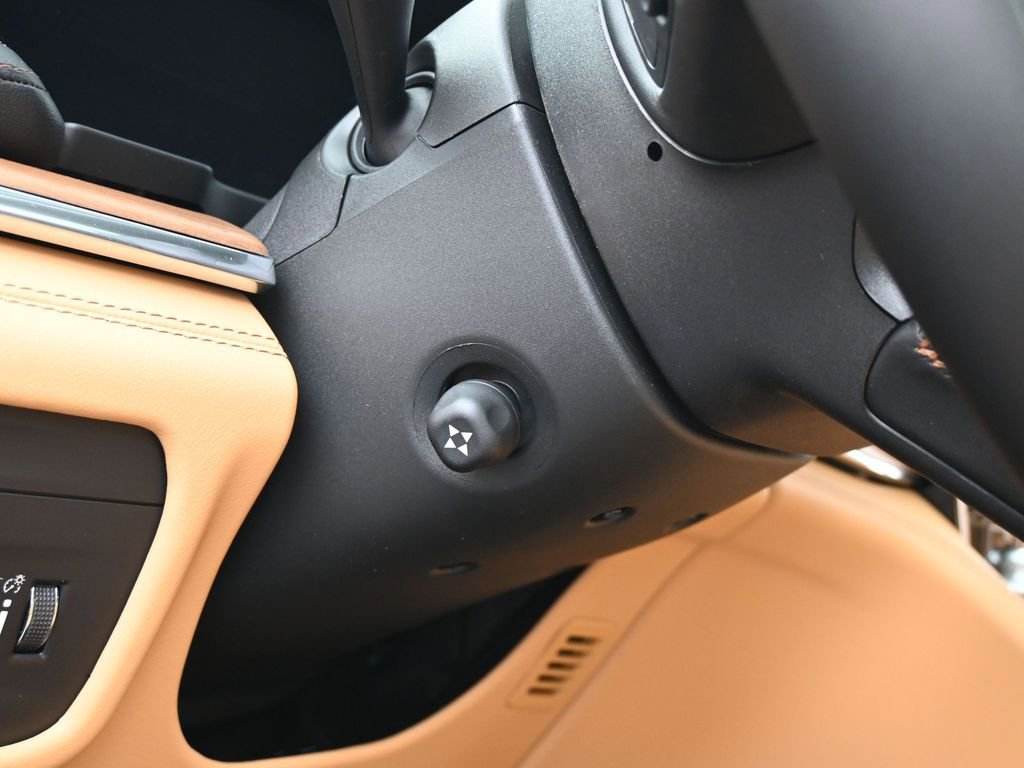 New 2025 Jeep Grand Cherokee Summit image 15