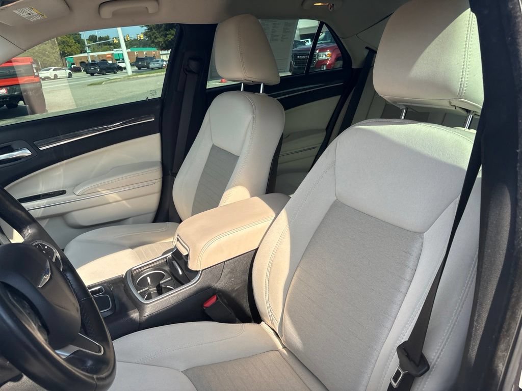 Used 2019 Chrysler 300 Touring w/ Sport Appearance Package RWD image 20