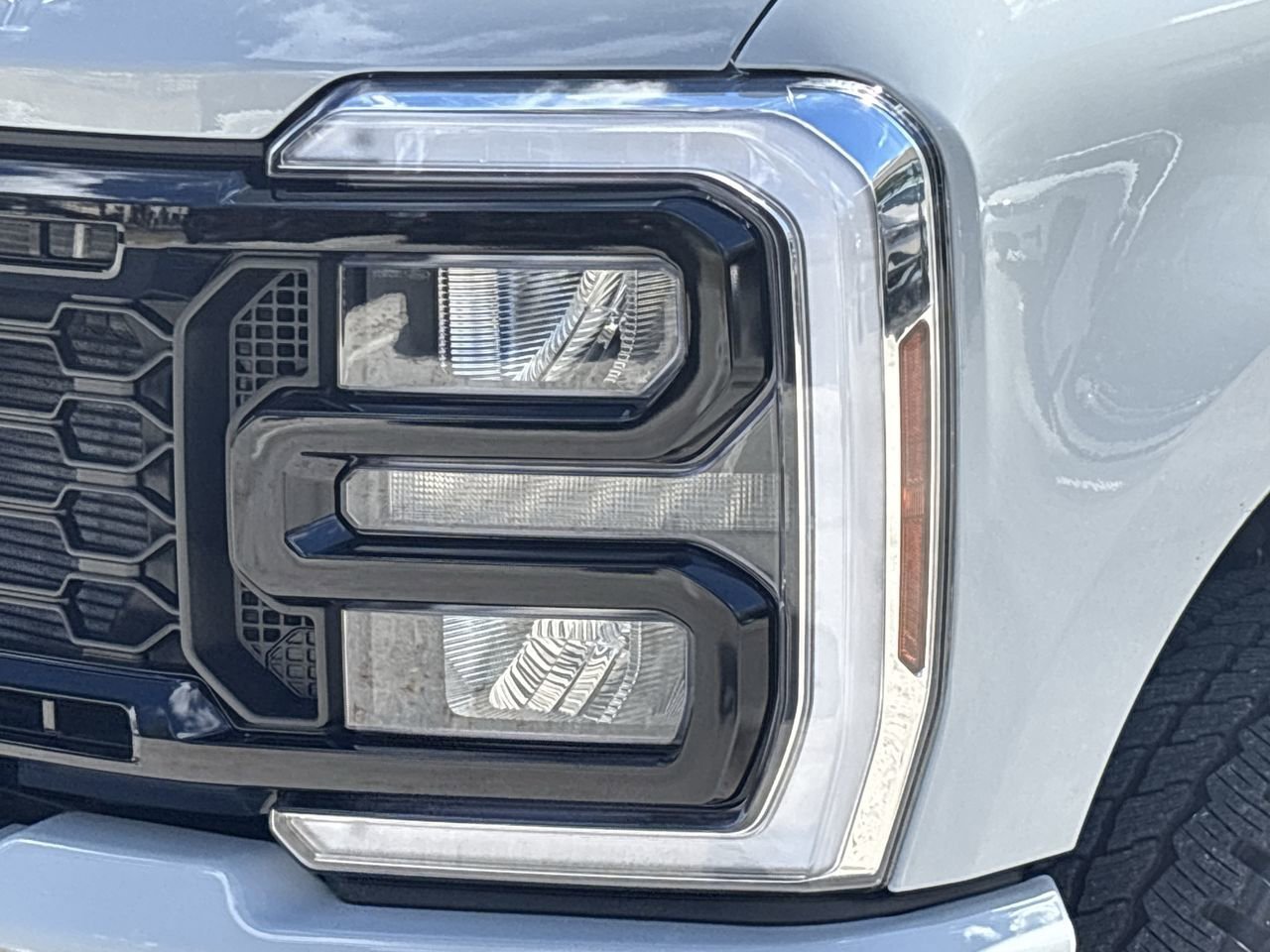 Used 2026 Ford F250 Lariat w/ Black Appearance Package image 6