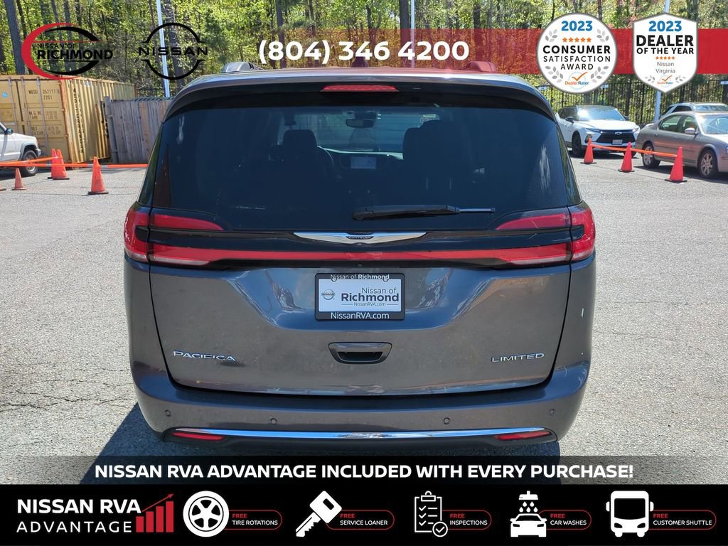 Used 2023 Chrysler Pacifica Limited image 6