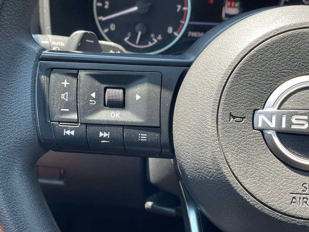 Used 2023 Nissan Rogue S AWD/4WD image 22