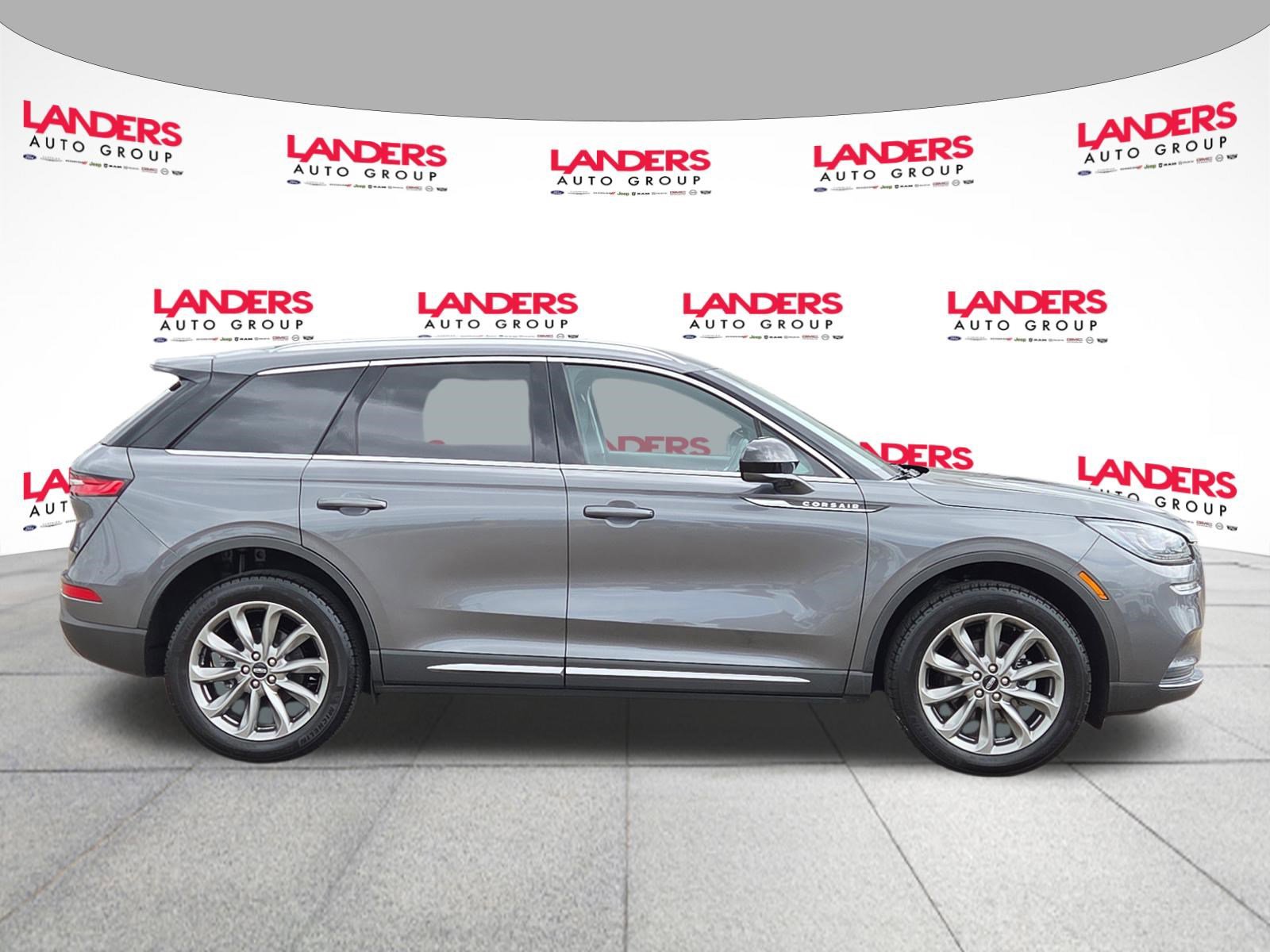 Used 2022 Lincoln Corsair AWD w/ Premium Package image 2