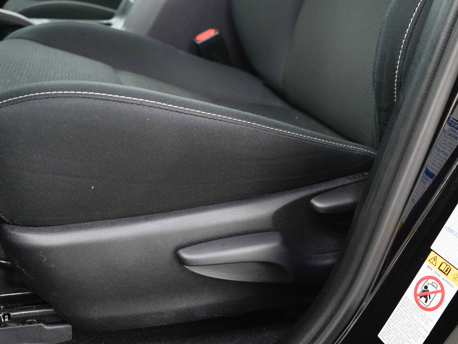 Used 2018 Toyota RAV4 XLE AWD/4WD image 22
