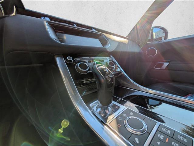 Used 2017 Land Rover Range Rover Sport HSE image 13