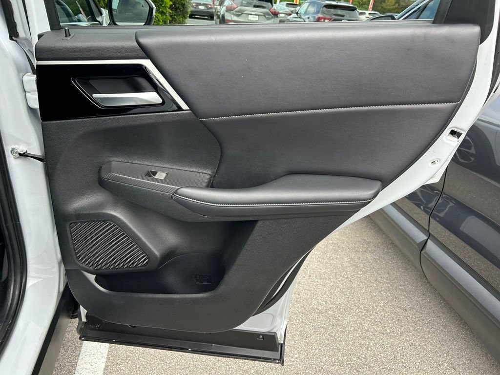 Used 2024 Mitsubishi Outlander SE AWD/4WD image 43