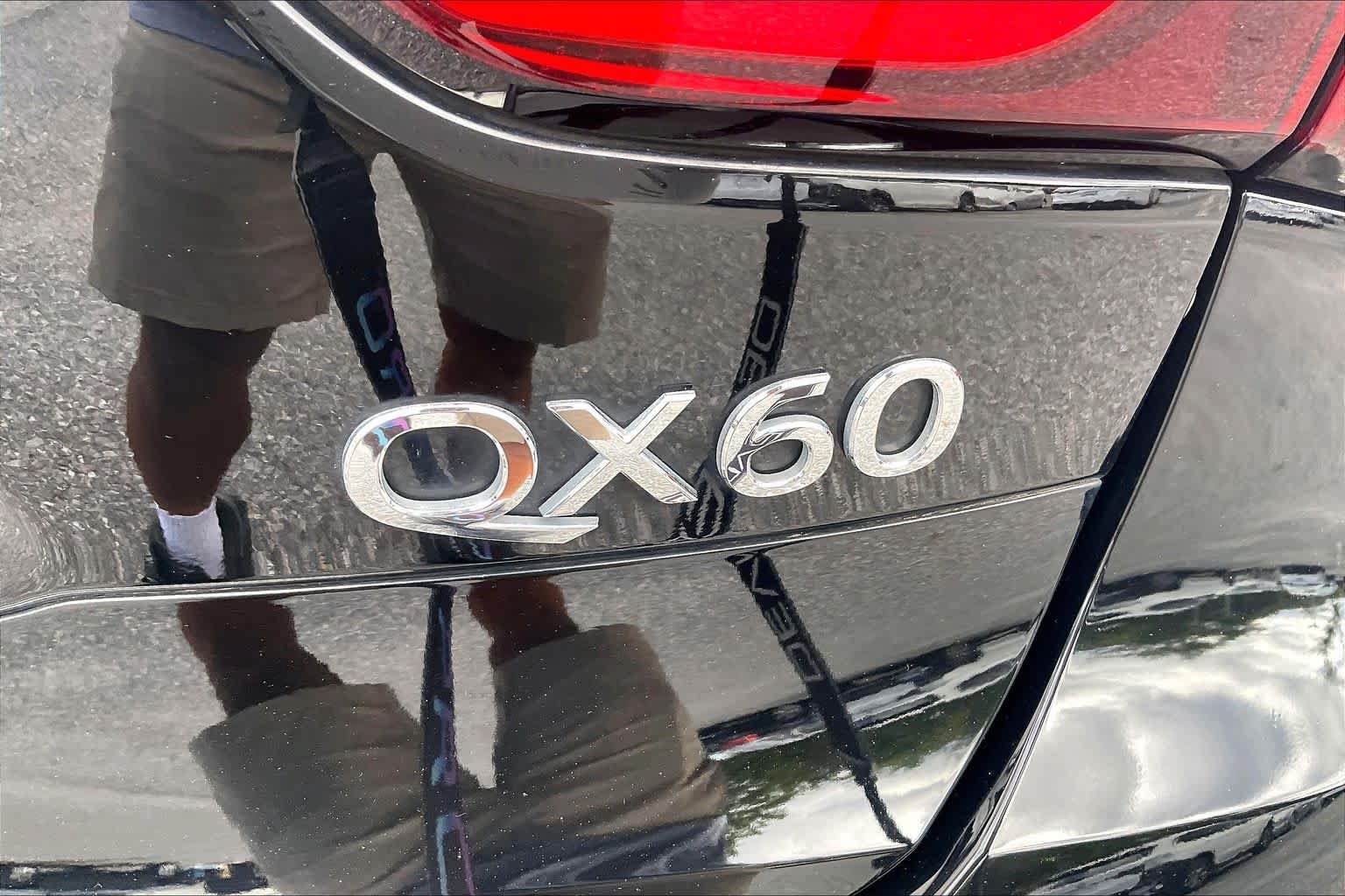 Used 2018 INFINITI QX60 Luxe w/ Deluxe Technology Package AWD/4WD image 32